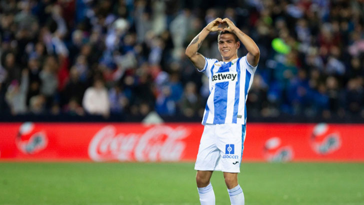 Jonathan Silva in action for Leganes